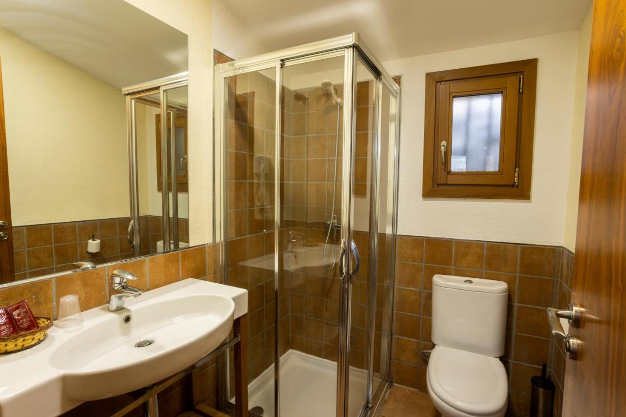 Hostal Les Roquetes Queralbs Exteriér fotografie
