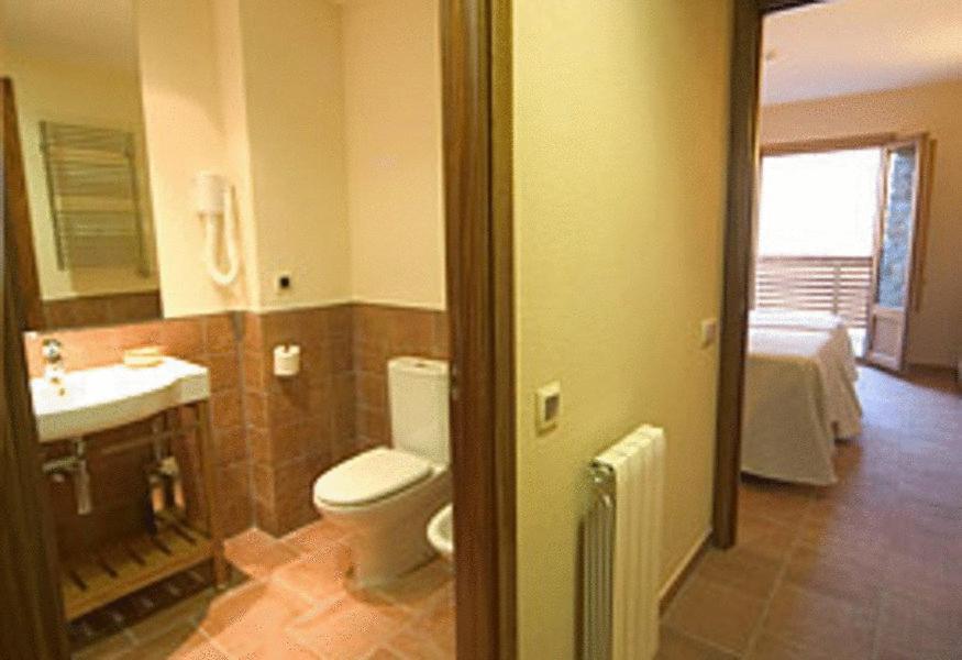 Hostal Les Roquetes Queralbs Pokoj fotografie